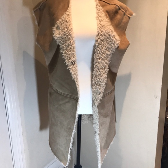 “FAUX SUEDE & SHEEPSKIN “ Ladies Vest - Picture 3 of 15